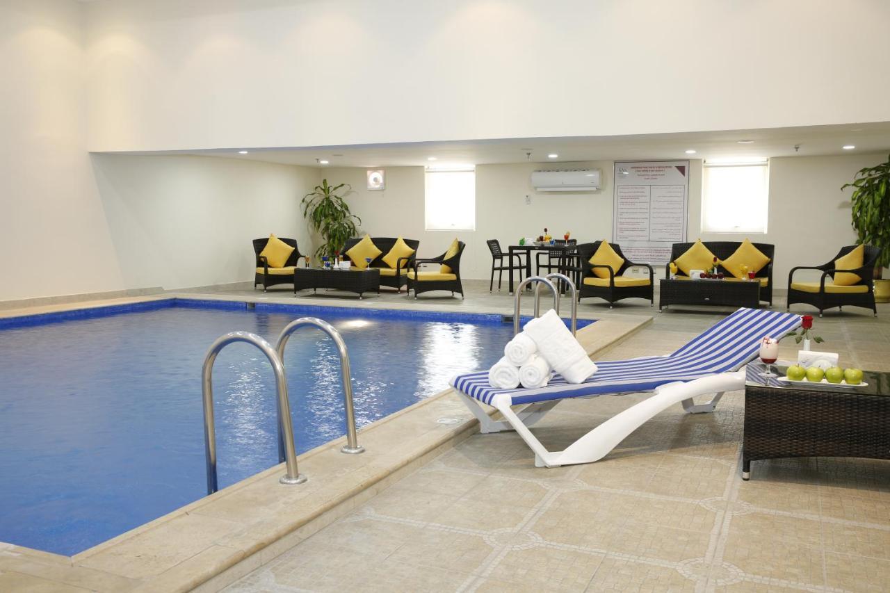 Warwick Al Jubail Hotel Exterior foto