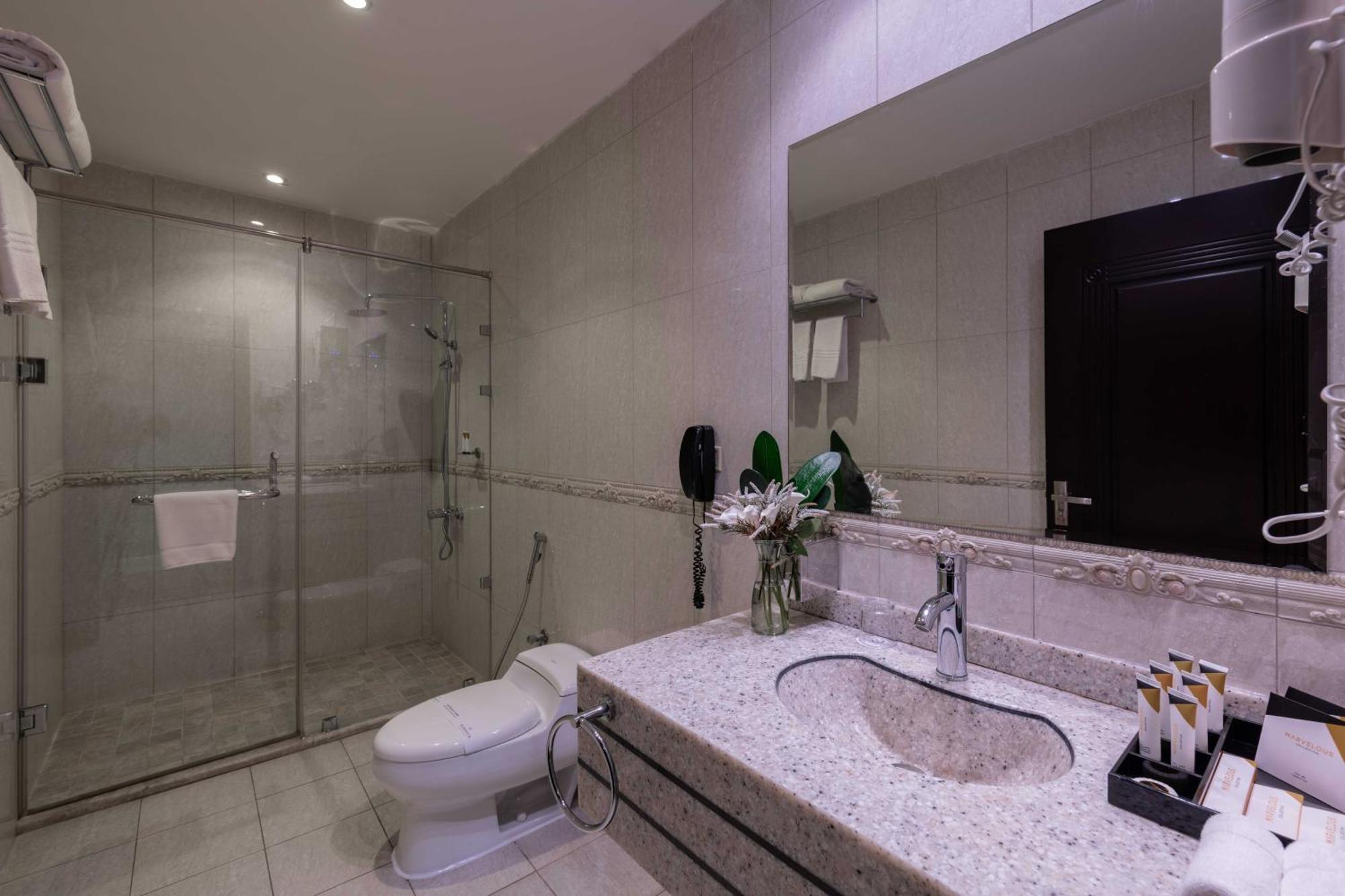 Warwick Al Jubail Hotel Exterior foto